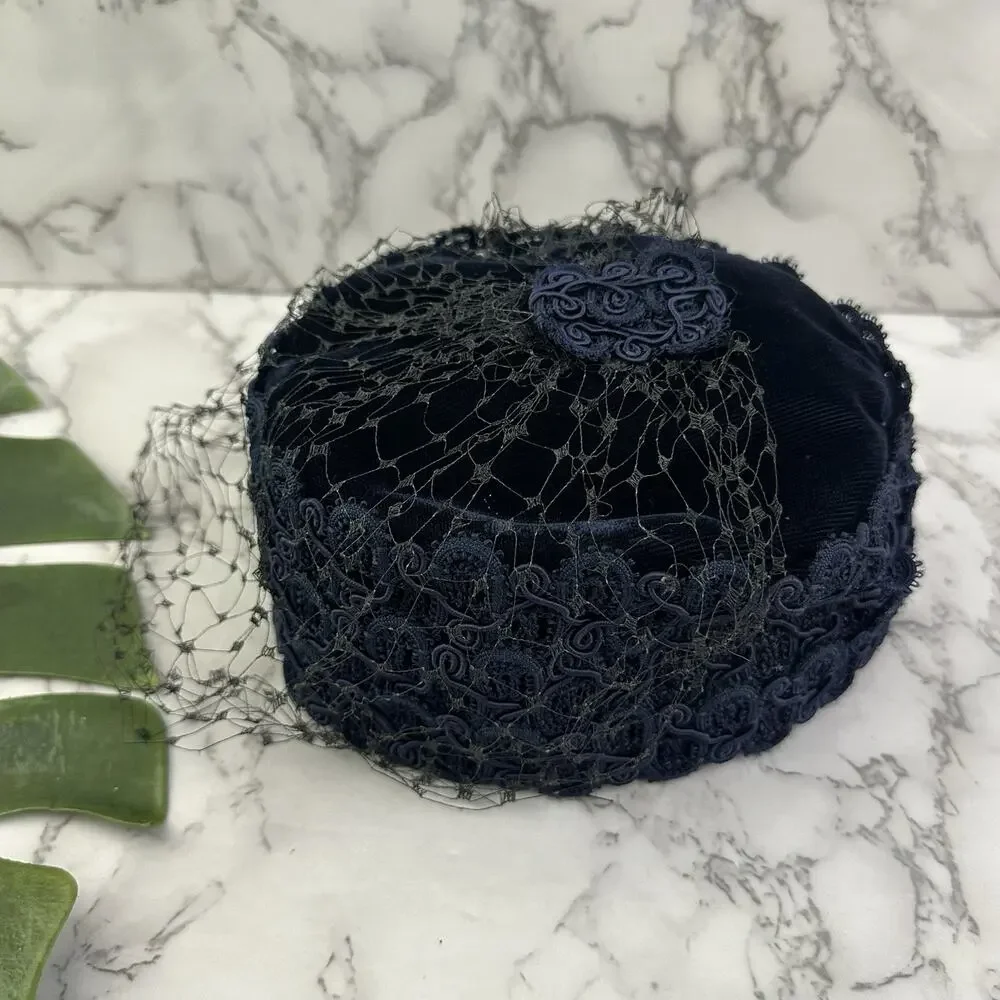 Womens Vintage 60s Pillbox Veiled Hat Navy Blue Velvet Lace Trim Netting - Picture 4 of 6